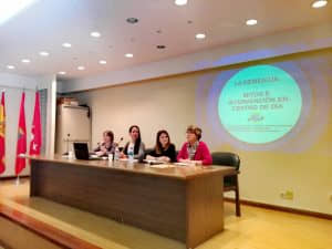 charla-asociacion-mujeres-democraticas-vitalia-alcala-de-henares